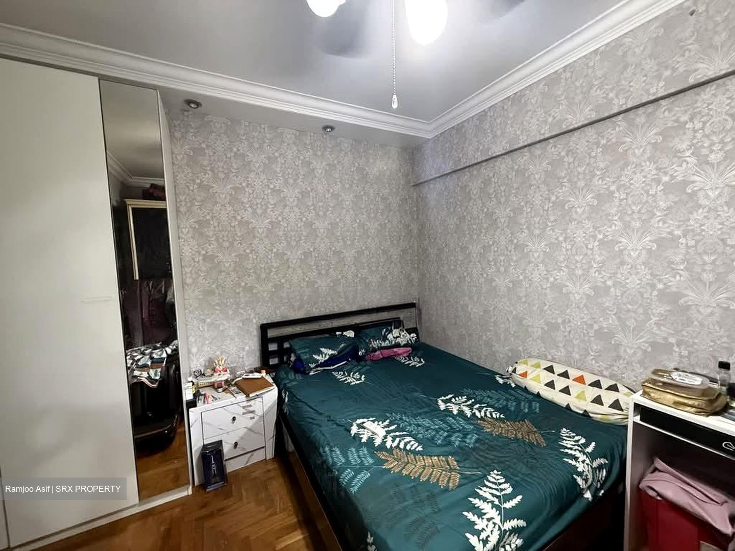 Melville Park (D18), Condominium #561323401
